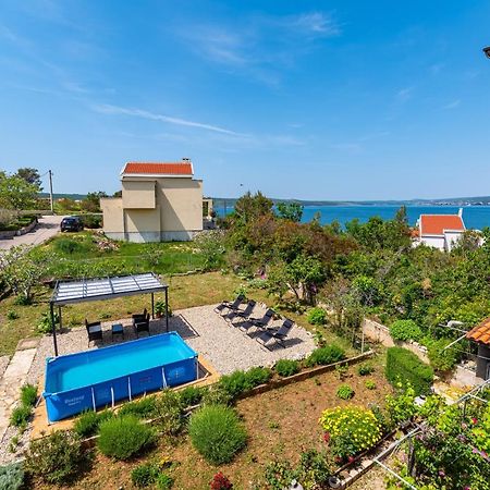 Apartment Sea And Mountain With Pool Novigrad  Habitación foto