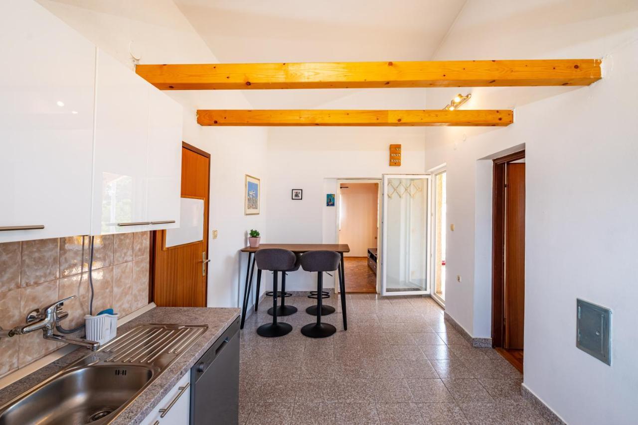 Apartment Sea And Mountain With Pool Novigrad  Habitación foto