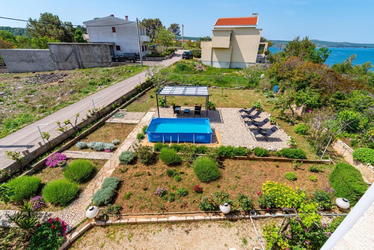 Apartment Sea And Mountain With Pool Novigrad  Habitación foto