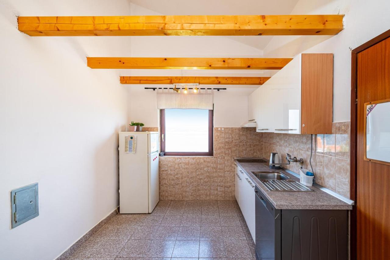 Apartment Sea And Mountain With Pool Novigrad  Habitación foto