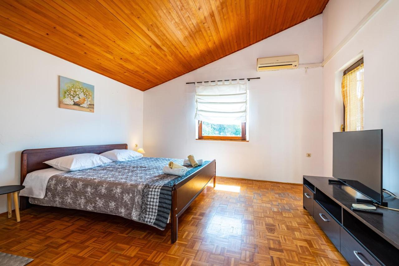 Apartment Sea And Mountain With Pool Novigrad  Habitación foto