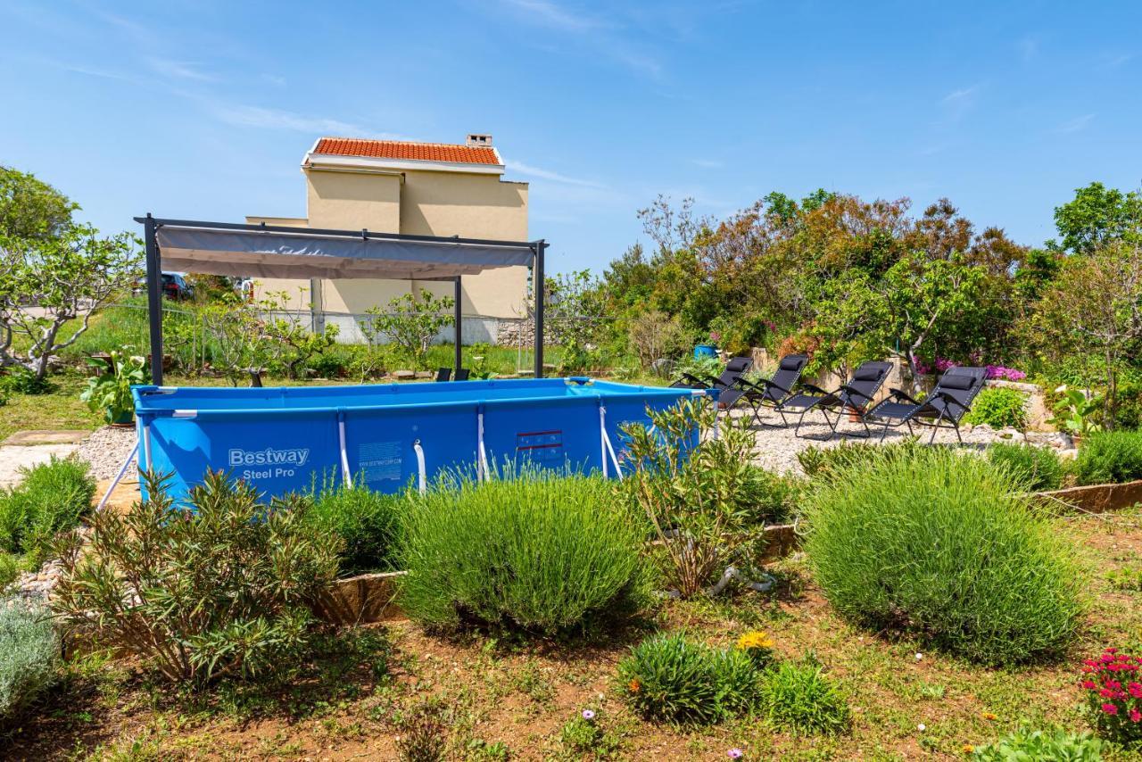 Apartment Sea And Mountain With Pool Novigrad  Exterior foto