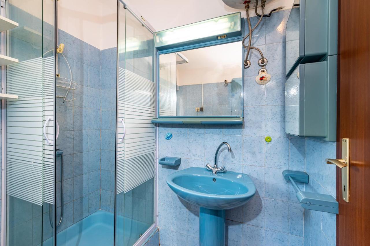 Apartment Sea And Mountain With Pool Novigrad  Exterior foto